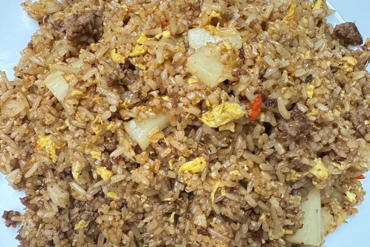 Beef and Pineapple Fried Rice (Spicy) 牛肉菠萝炒饭
