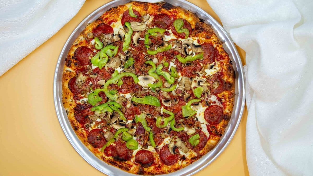 Deluxe Pizza