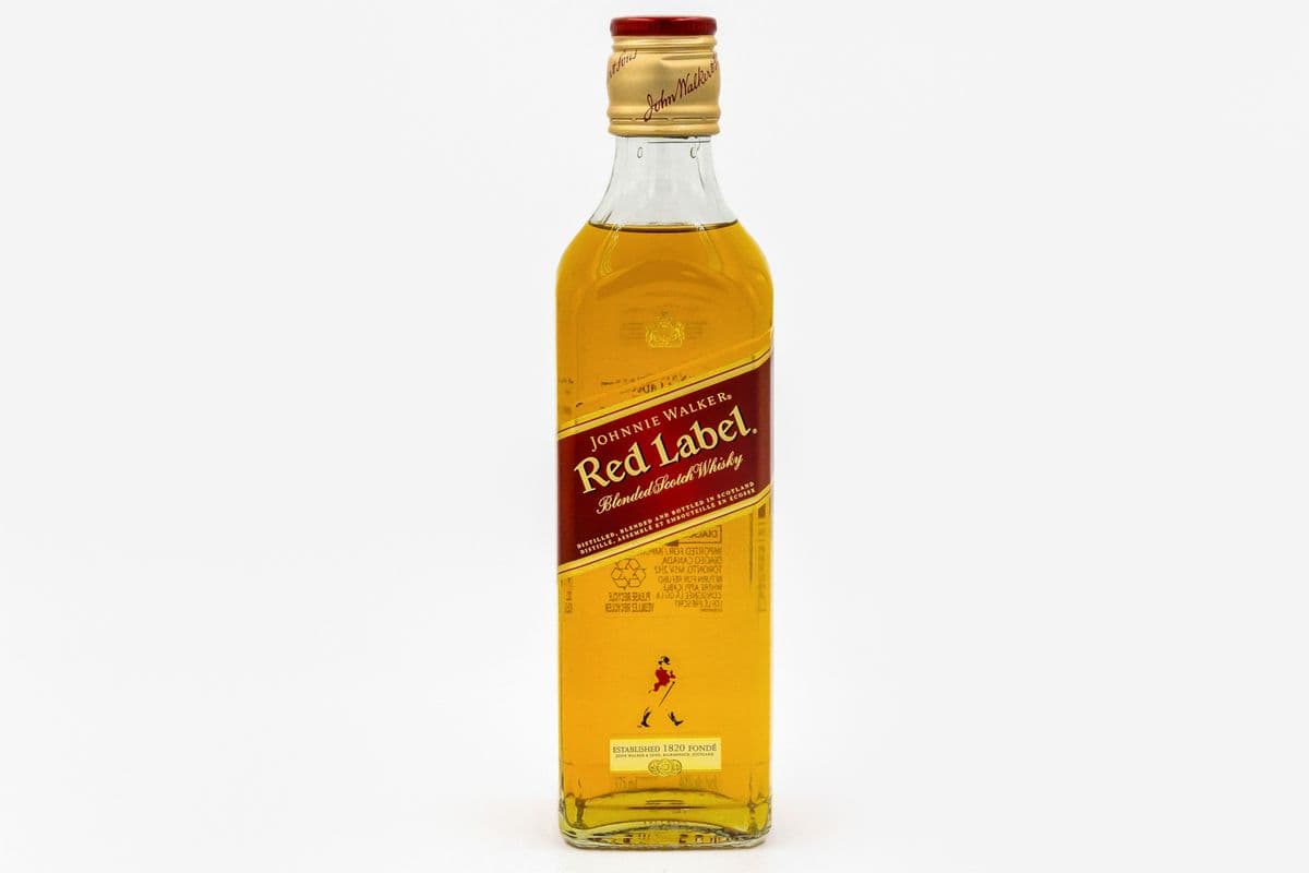 Johnnie Walker Red Label (1 x 200 mL)