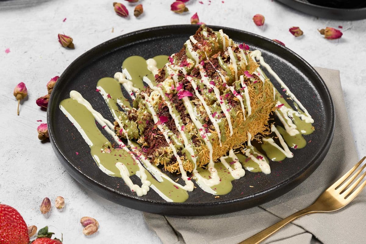 Pistachio Kunafa Choco Slice
