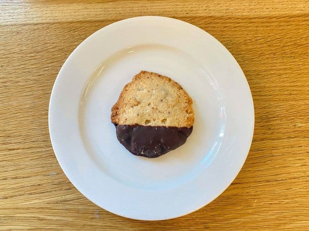 Paleo Walnut Cookie (5g protein, 2g fibre)