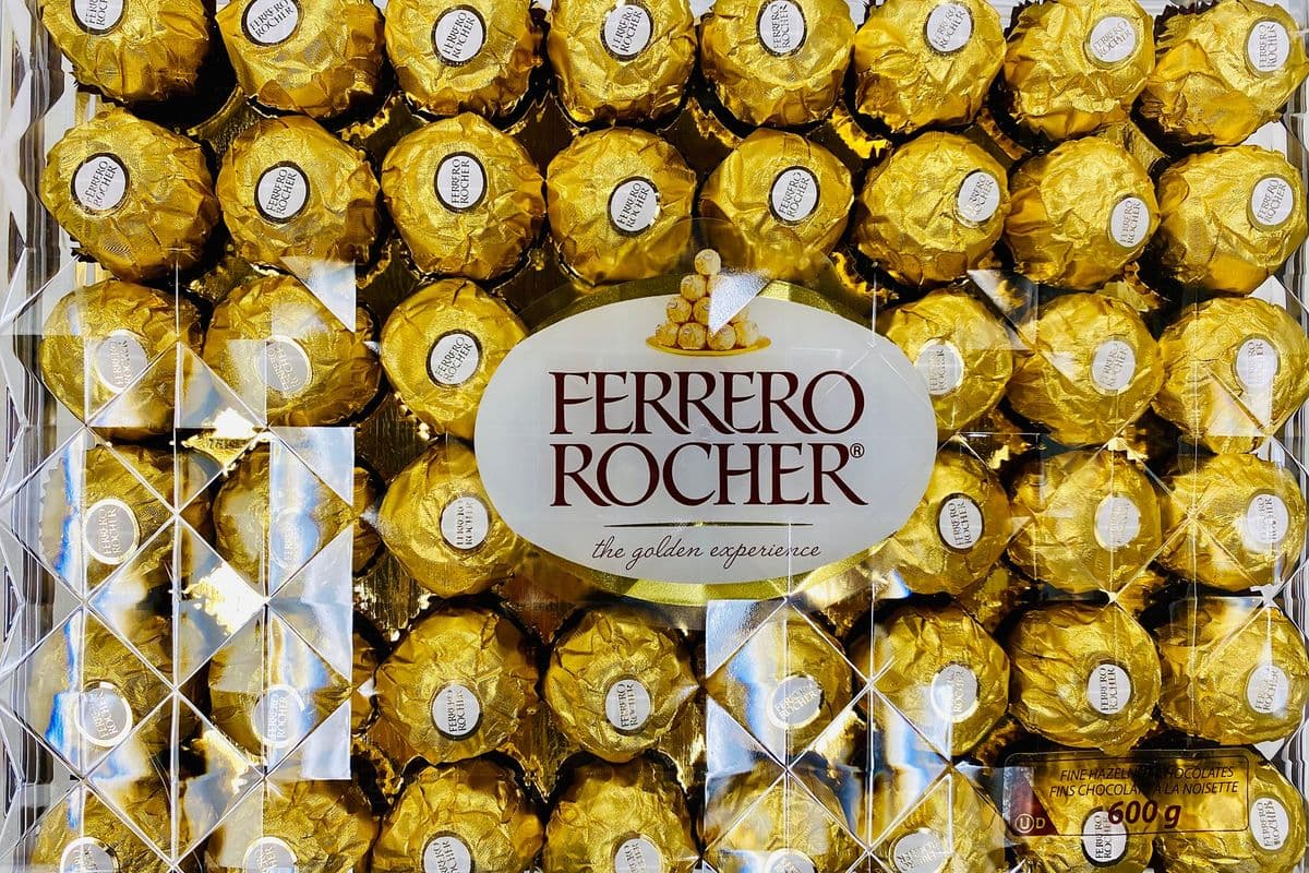 Ferrero Rocher Hazelnut Chocolate Box (32 ct)