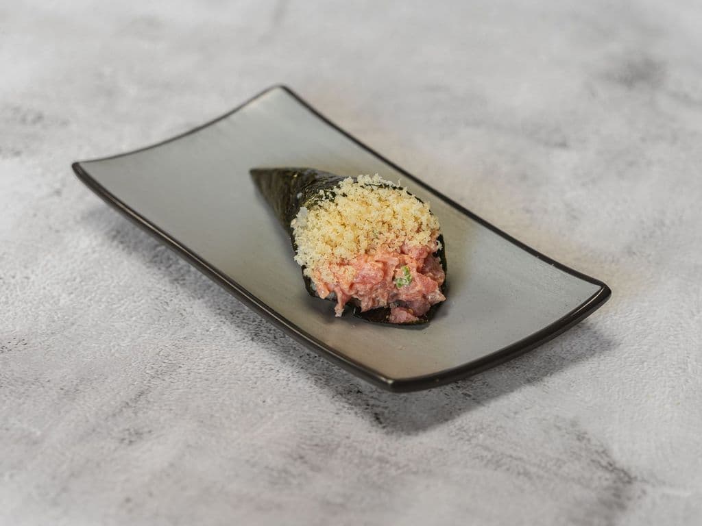 H06 Spicy Red Tuna Handroll