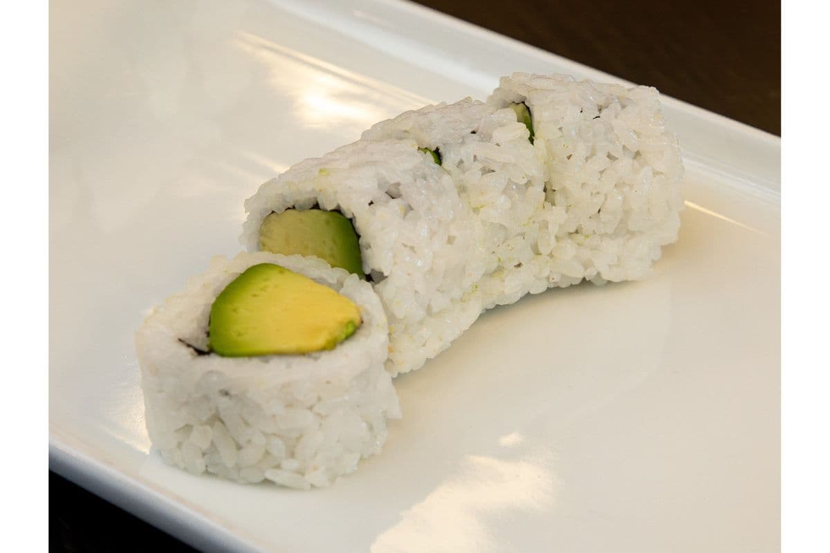 Avocado Rolls (8 pcs) (Veg)