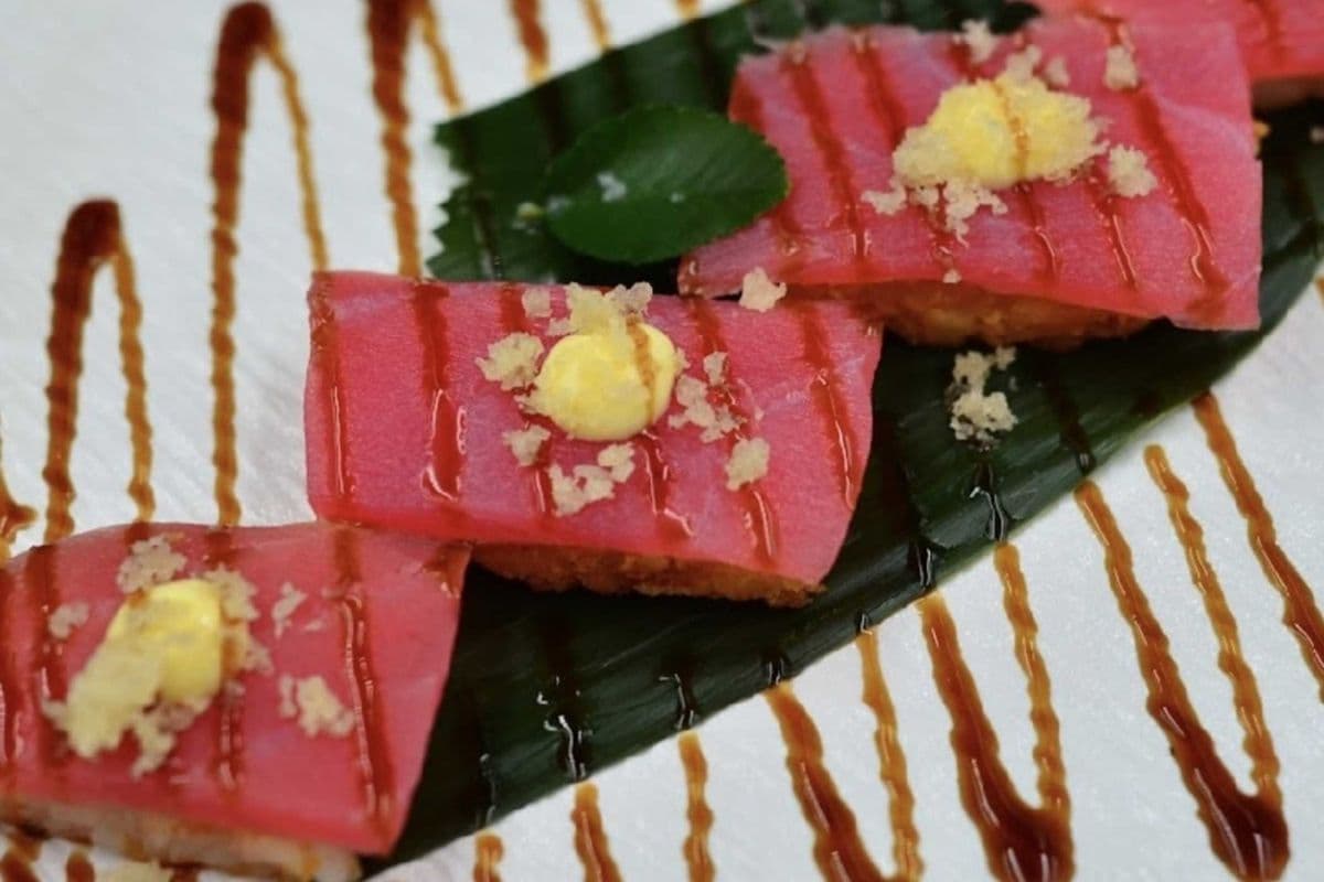 Red Tuna Pizza