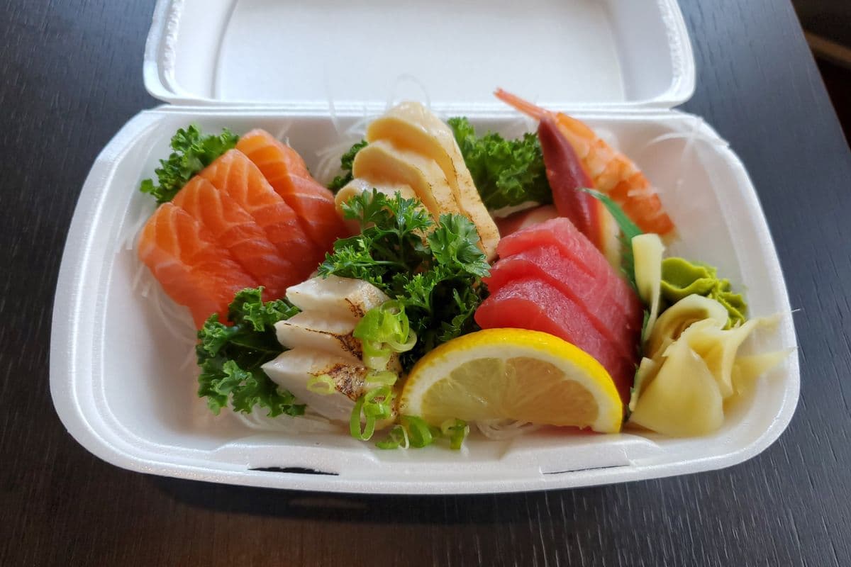 209. Sashimi Dinner Set (15 pcs)