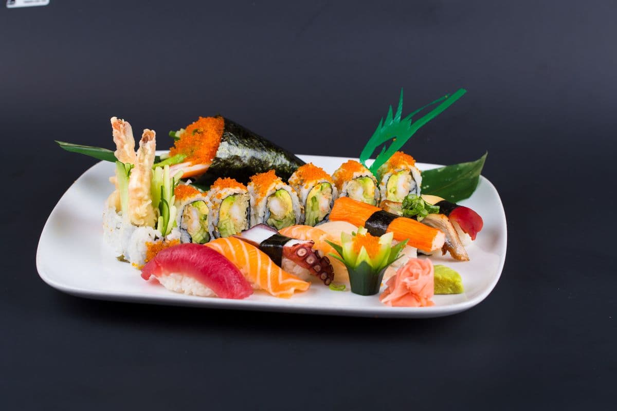 44. Premium Sushi Combo (17 pcs)
