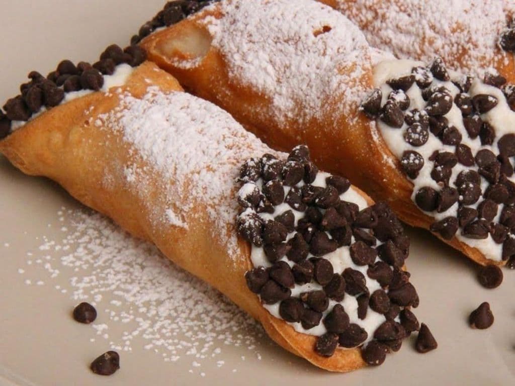 Cannoli, classic.