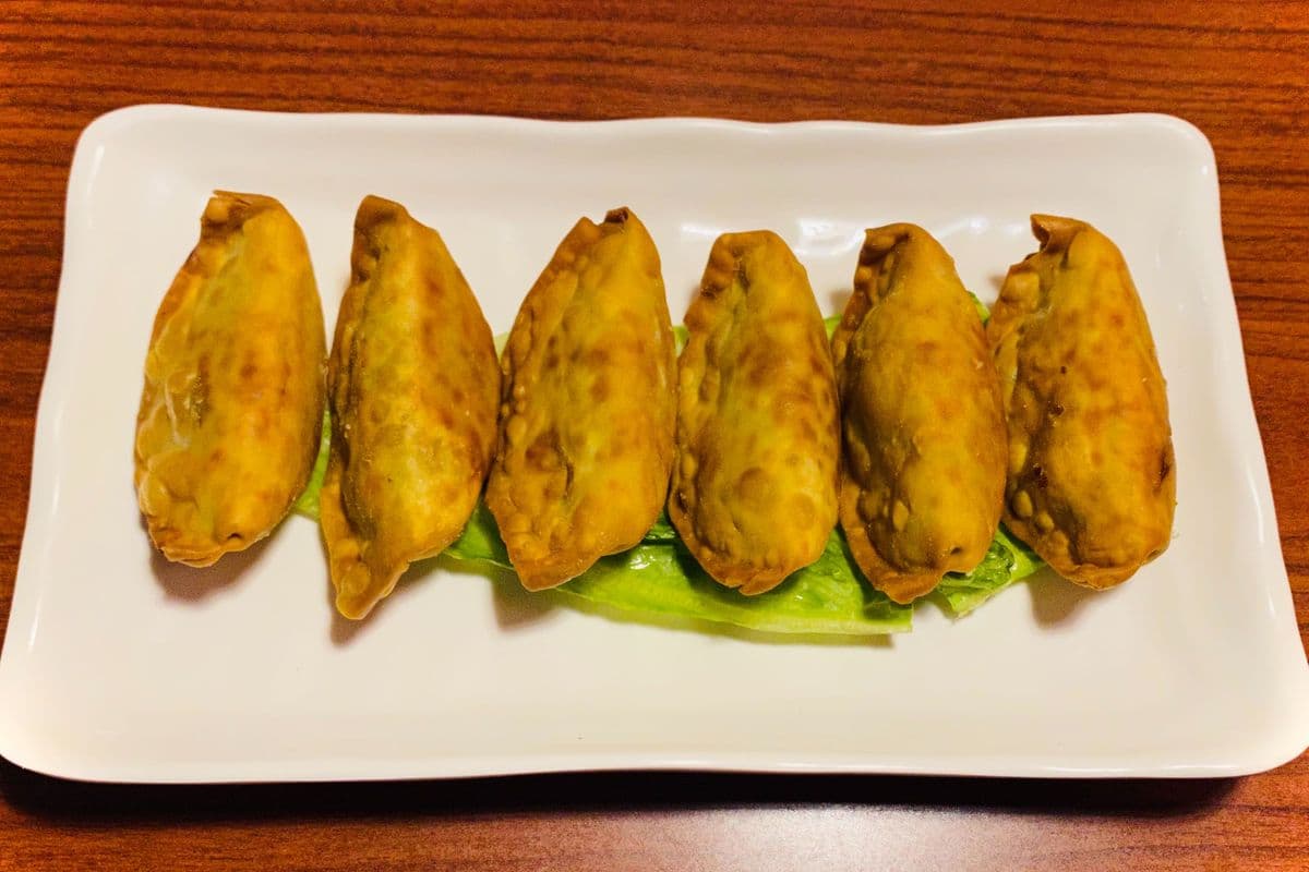 Pan-Fried or Deep-Fried Vegetable GyozaT (6 pcs)