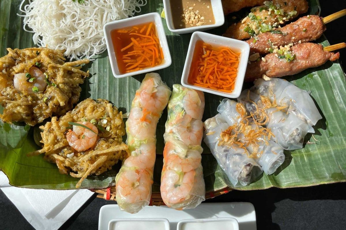 Met Saigon- Southern Vietnamese Assorted Tray