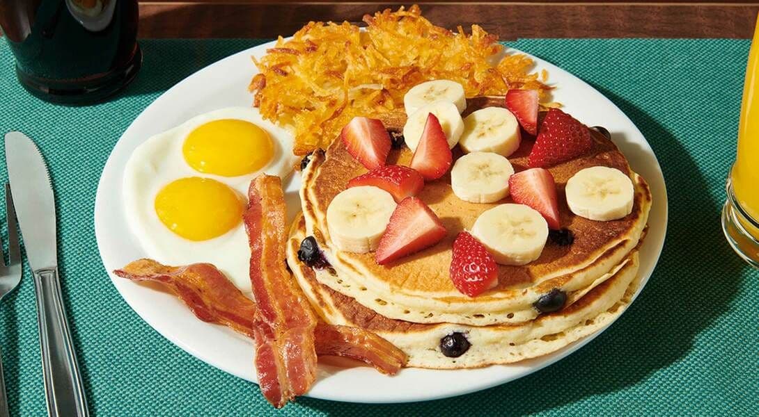 DOUBLE BERRY BANANA PANCAKE SLAM