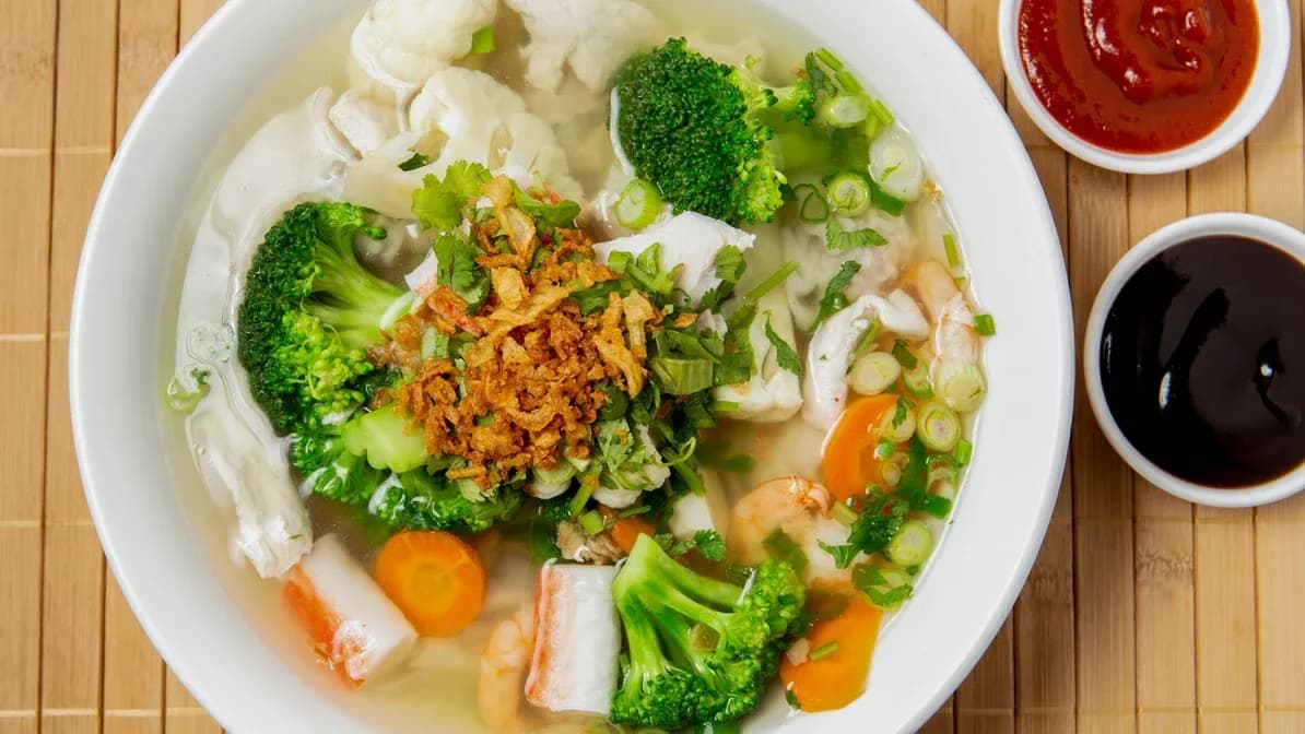 W50. Pho City Special Wonton Soup