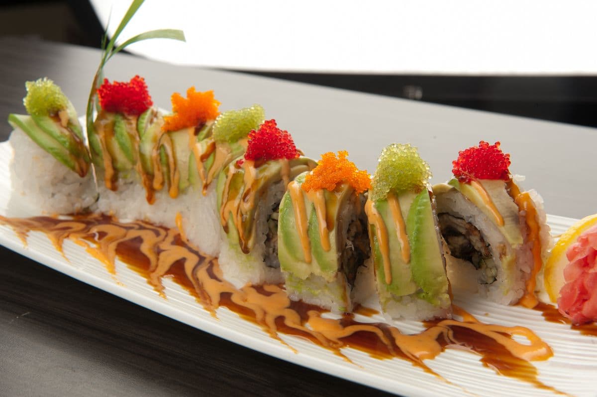 Green Dragon Roll (8 pcs)