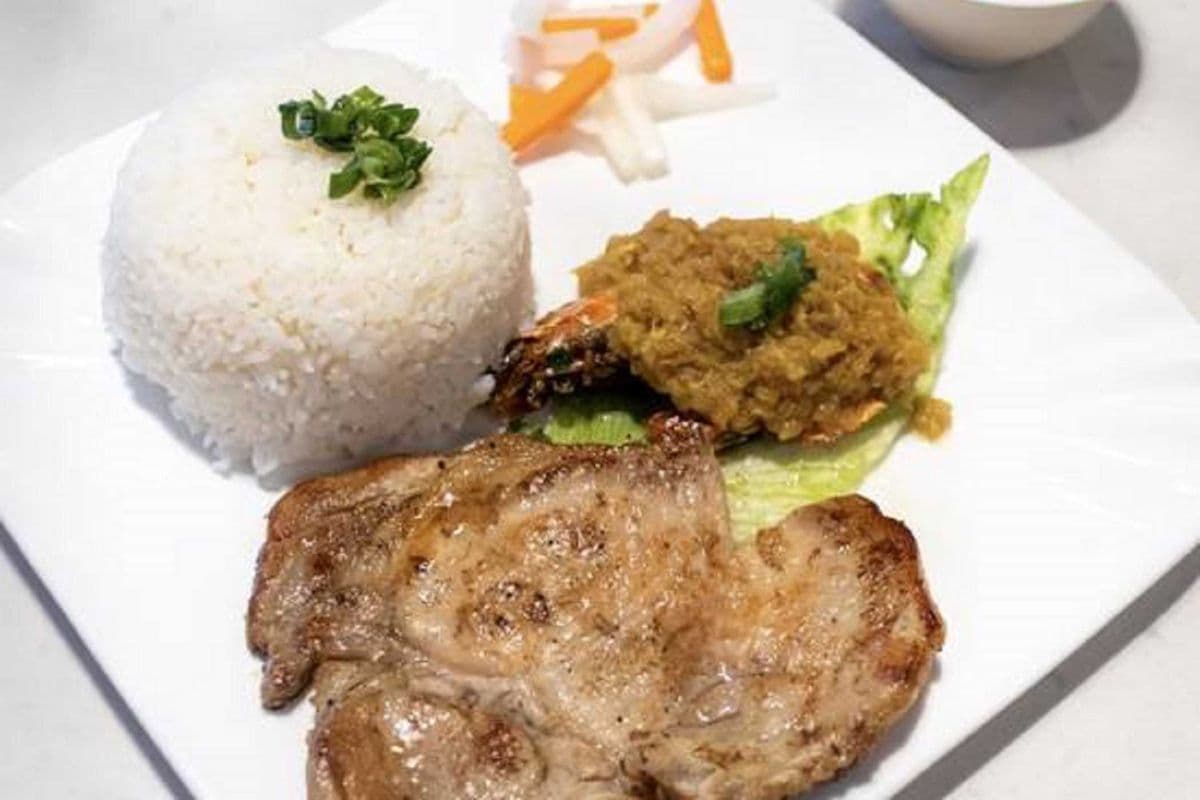 422 - Caramelized Jumbo Prawn and BBQ Pork Chop (蒜蓉大虾，香茅猪扒） - Tom Cang Suon Nuong
