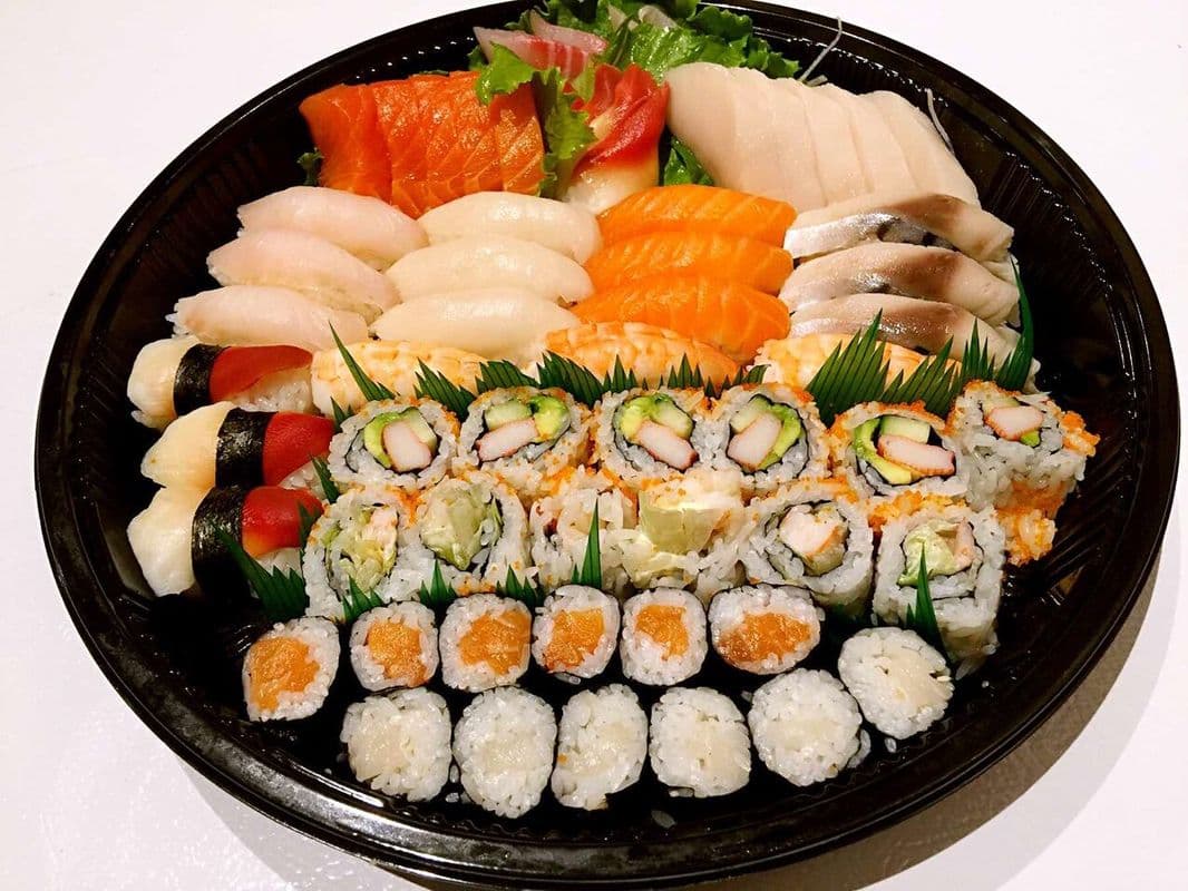 M2. Party Tray B (62 Pcs)