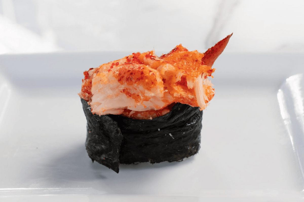 Nigiri homard épicée tempura / Spicy Lobster Tempura Nigiri
