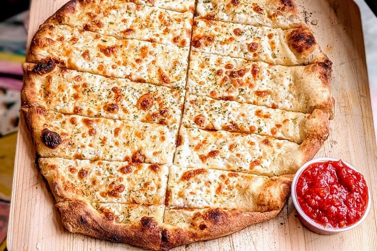 Cheesy Garlic Pizza Strips