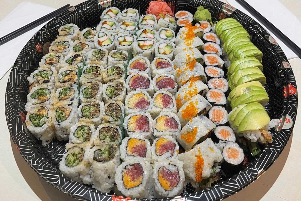 S2. Assorted Maki Tray (50 pcs)