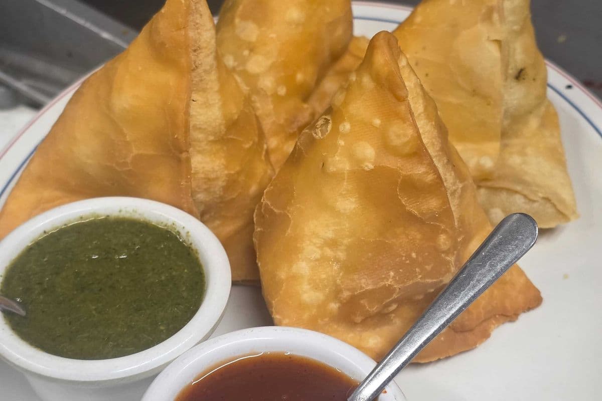 Veg Samosa ( 4 pieces)