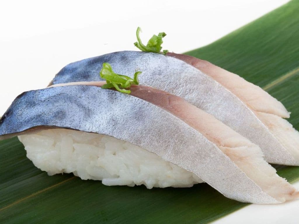 407. Mackerel Sushi (3pc)