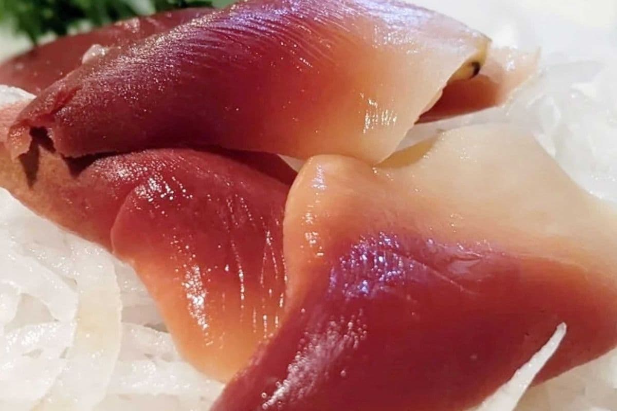 Hokkigai Sashimi (3 pcs)