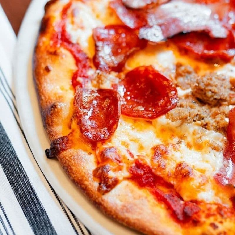 Pizza individuel carnivora / Individual Pizza Carnivora