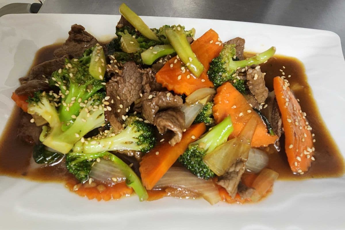 Beef and broccoli stirfry and rice