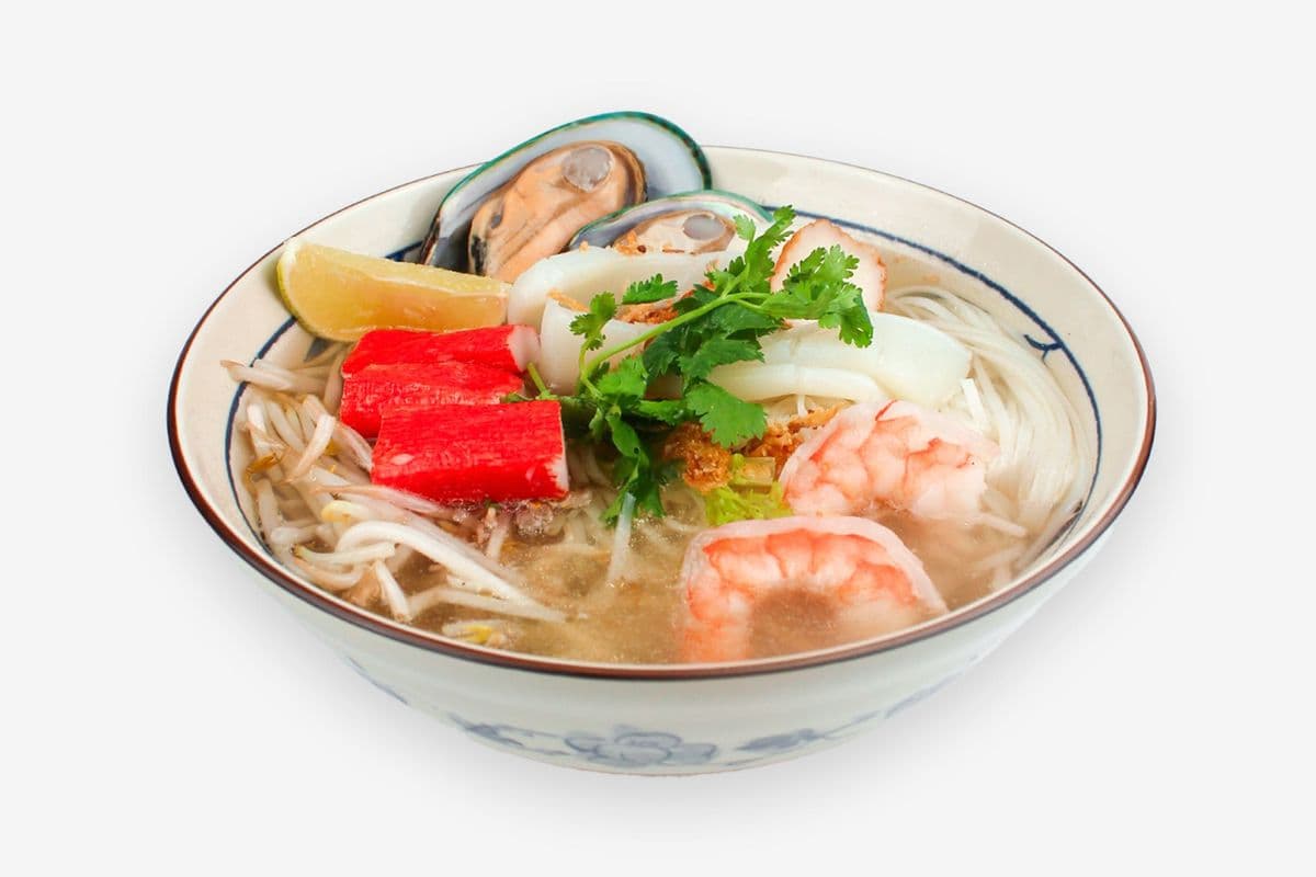 302. Seafood Noodle Soup (Dồ Biển)