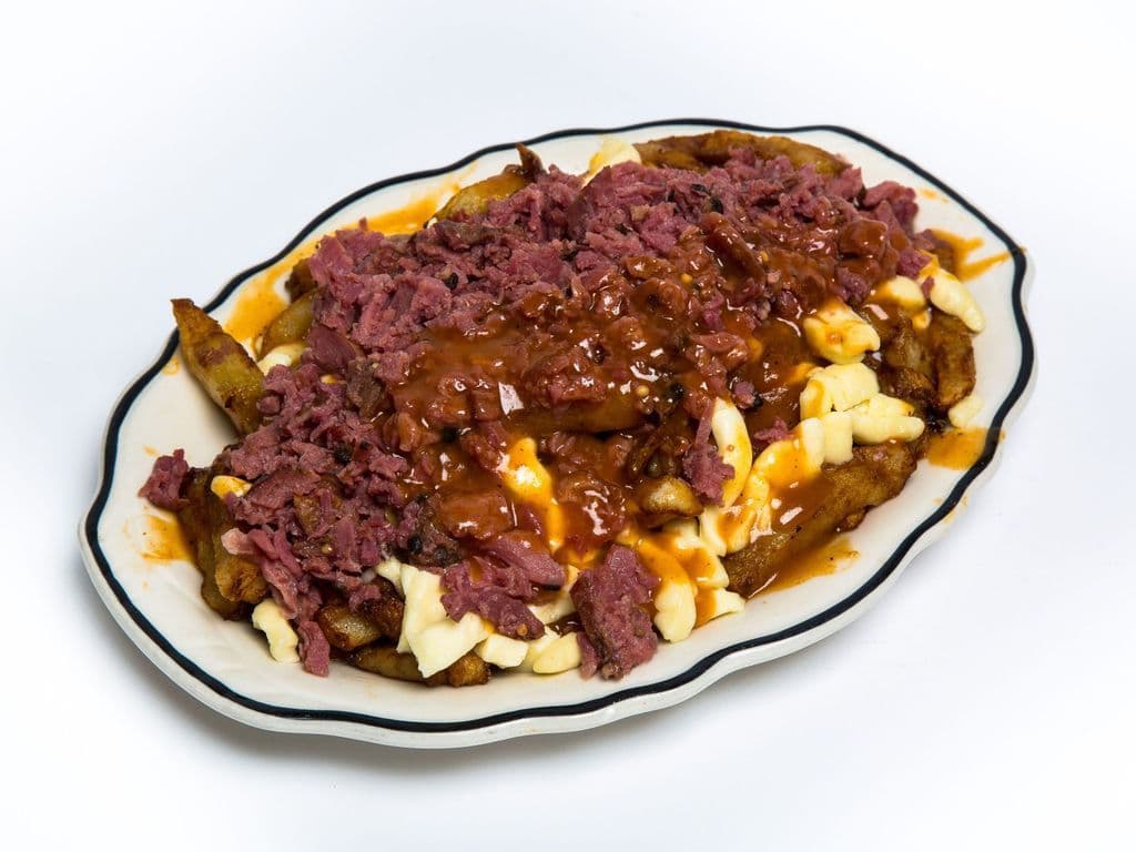 Petite poutine à la viande fumée / Small Smoked Meat Poutine