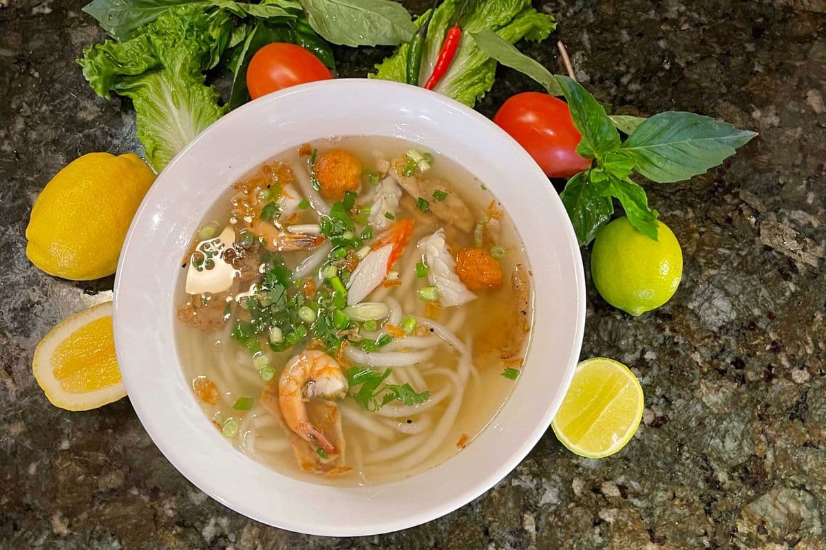 D41. Seafood and Grill Pork Vietnamese Thick Noodle Soup