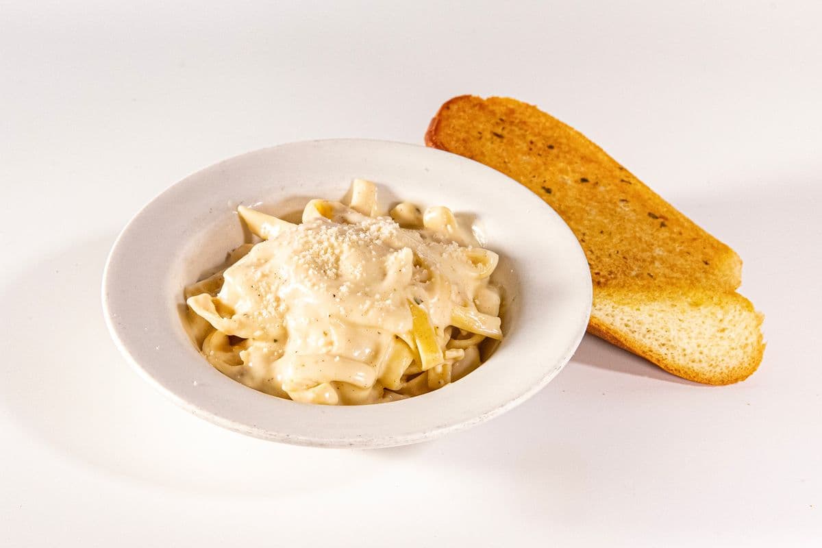 Kids' Fettuccine Alfredo