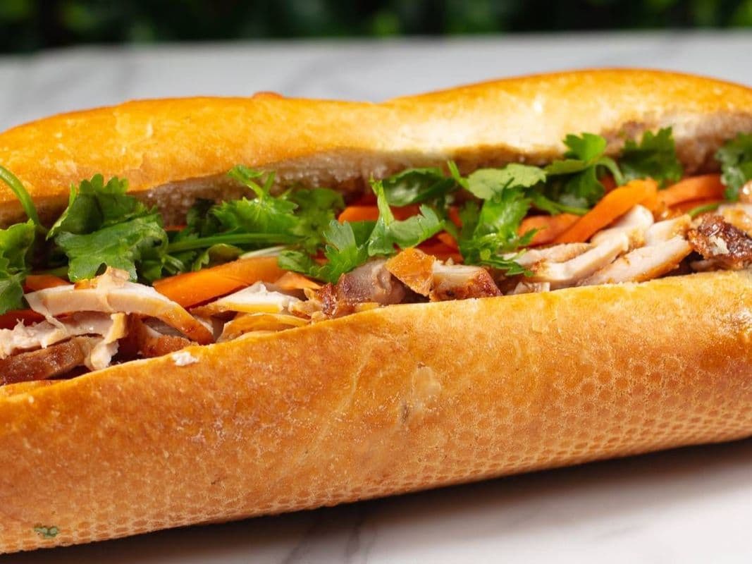 21-BANH MI POULET GRILLE