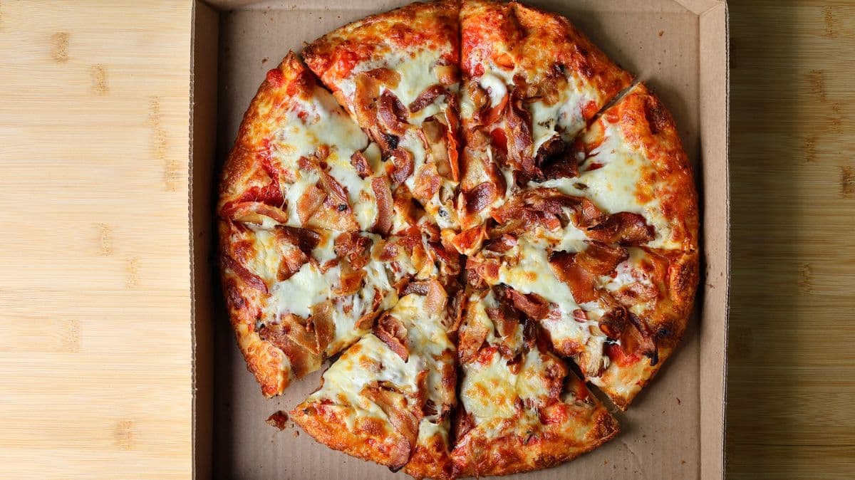 15" Canadian Pizza