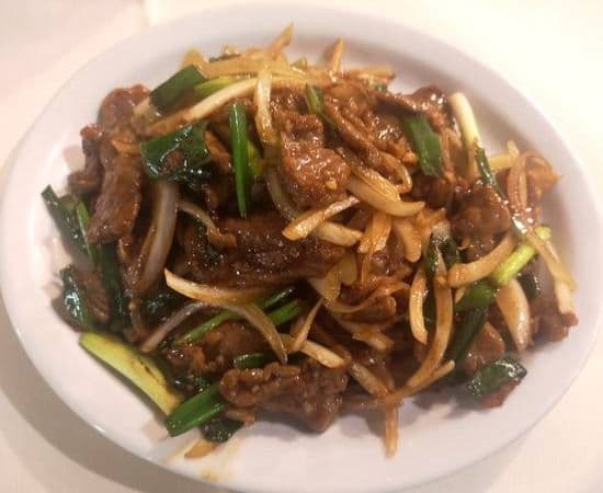 17. Poulet ou bœuf sauté au gingembre avec riz  / Stir Fried Chicken or Beef with Ginger with rice/泰姜鸡(牛) 