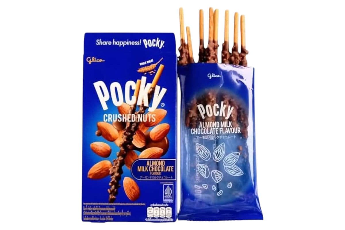 Pocky Almond Milk Chocolate (150gm) (140 Cal)