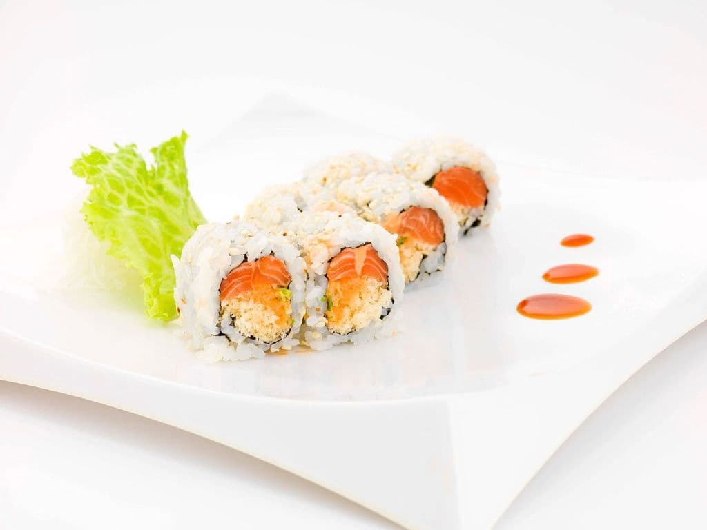 83.Spicy Salmon Crisp Roll