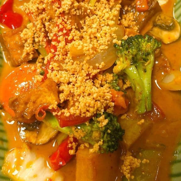 C4. Massaman
