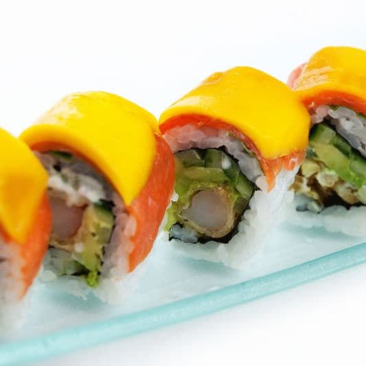 Mango Dragon Roll (8 pcs)