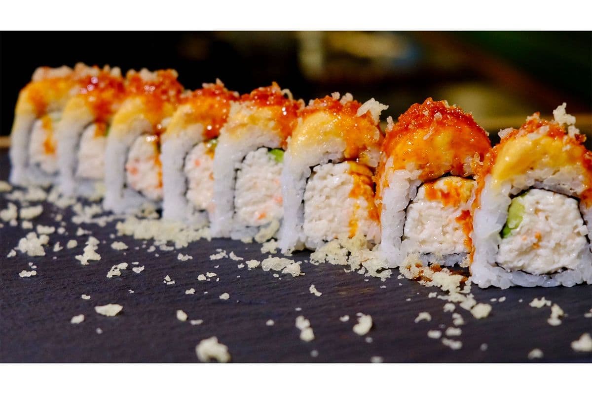 Hot night roll (8 pcs)