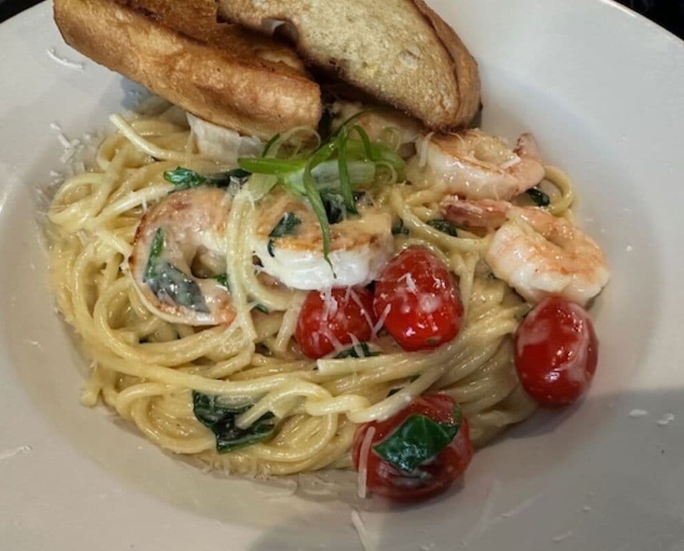 Creamy Garlic Shrimp Pasta