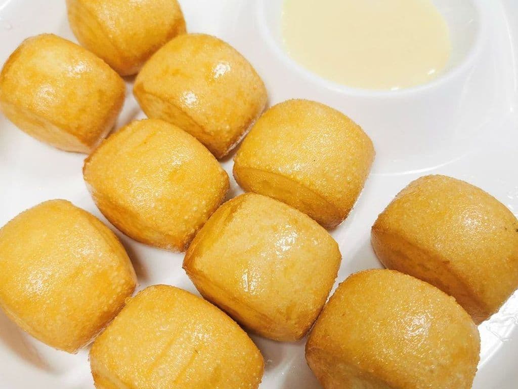 91. Golden Chinese Mini Buns (5 Pieces)