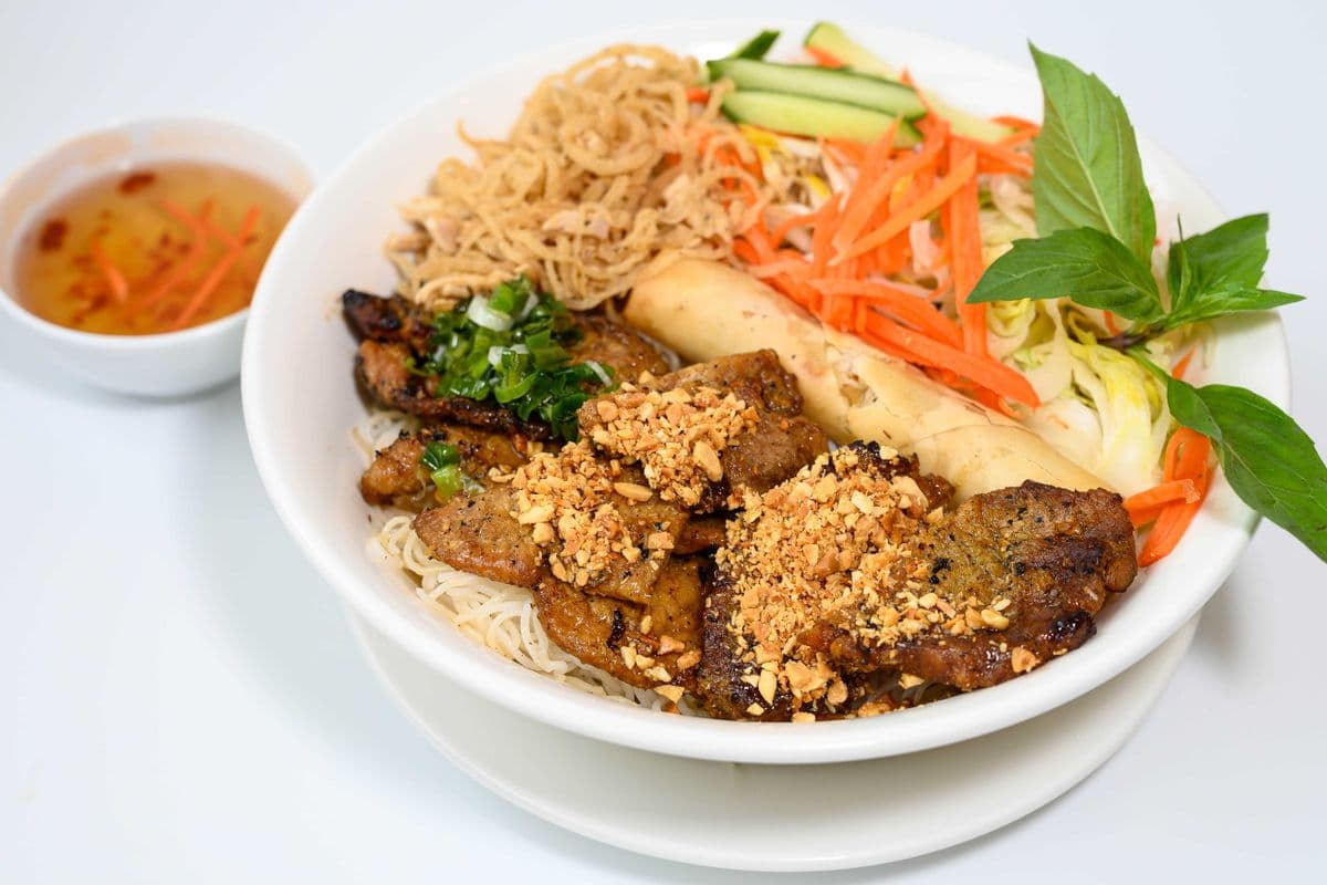 47. Grilled Pork, Spring Roll and Shredded Pork Skin with Vermicelli