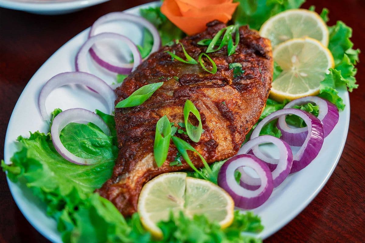 Golden Pomfret Fish Dopiaza