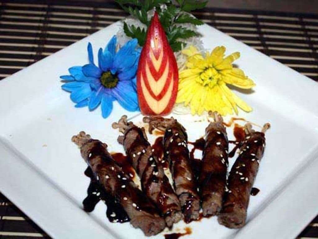 29. Baby Mushroom Beef Roll (6pcs)