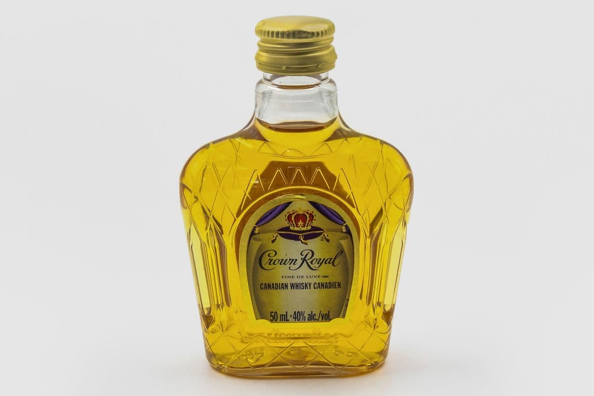 Crown Royal Whiskey (1 x 50 ml)