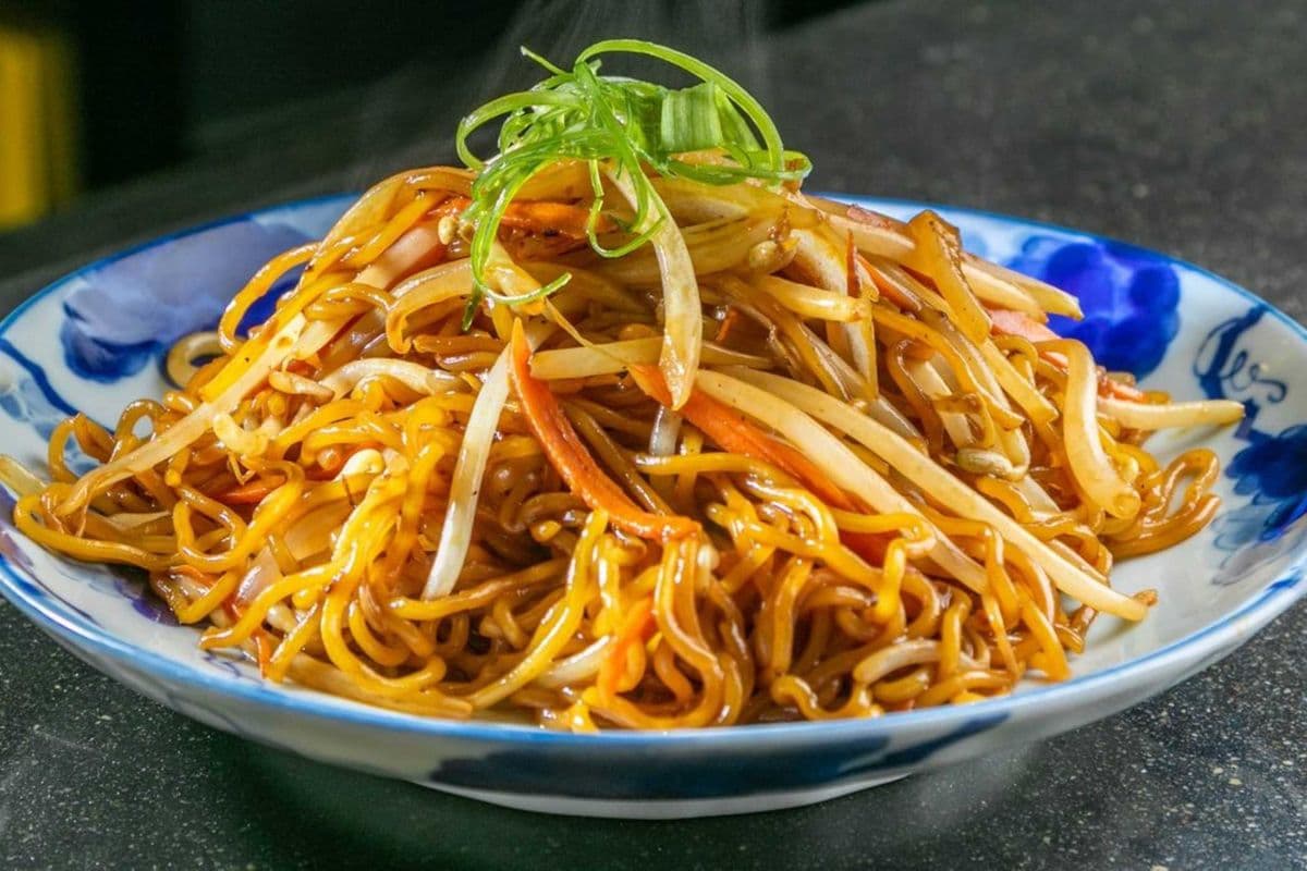 W1. Signature Chow Mein 炒面