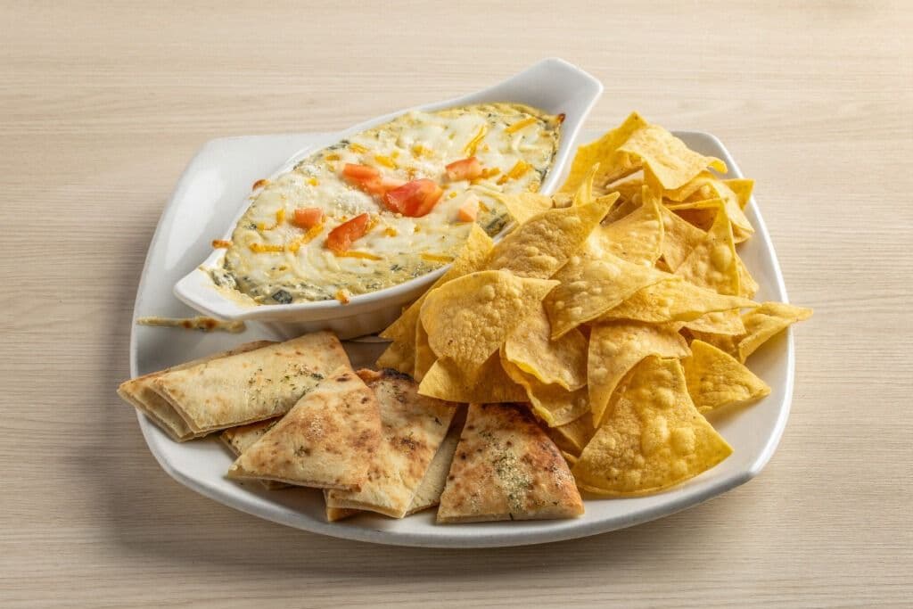 SPINACH AND ARTICHOKE DIP