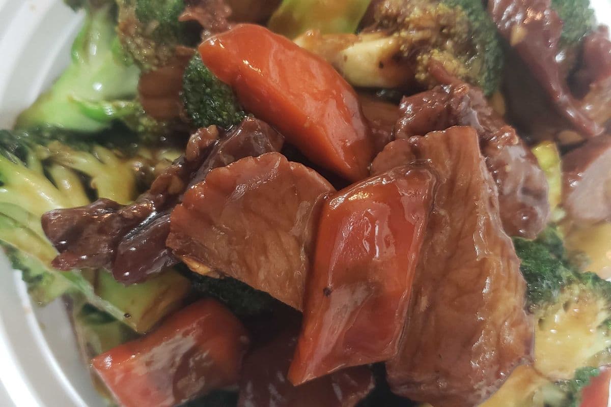 D5. BBQ Pork with Broccoli