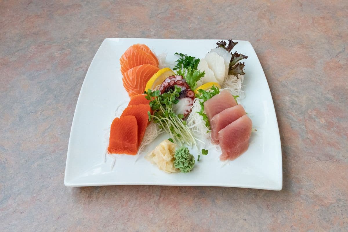 Assorted Sashimi (15pcs)