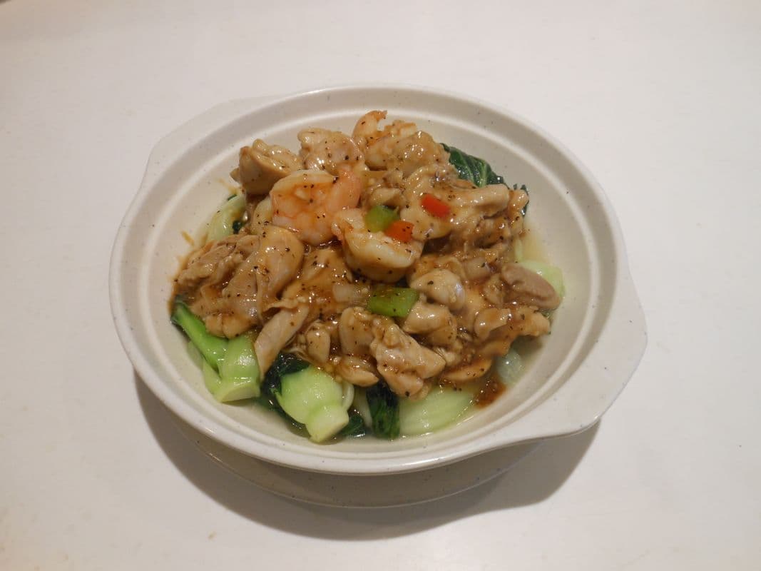 Prawns and Chicken with Baby Bokchoy in Black Pepper Sauce 黑椒龍鳳白菜苗